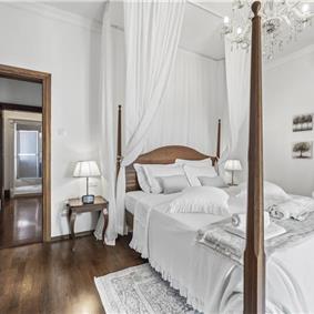 4-5 bedroom villa with Split City and Sea Views sleeps 8-10